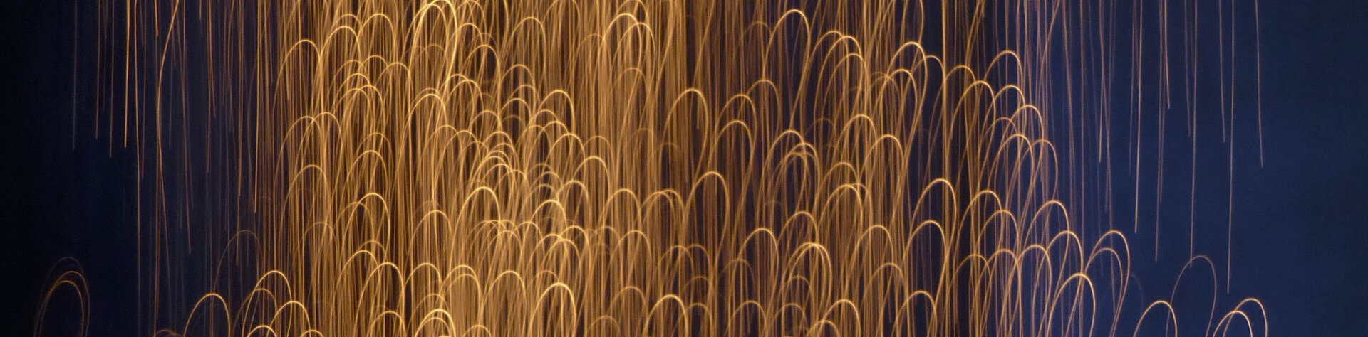 „Mit Licht gezeichnet“ - das neu gestaltete Fastentuch des Künstlers Harald Woschitz