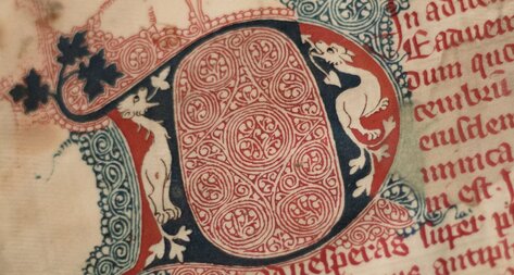 Buchinitiale einer mittelalterlichen Handschrift