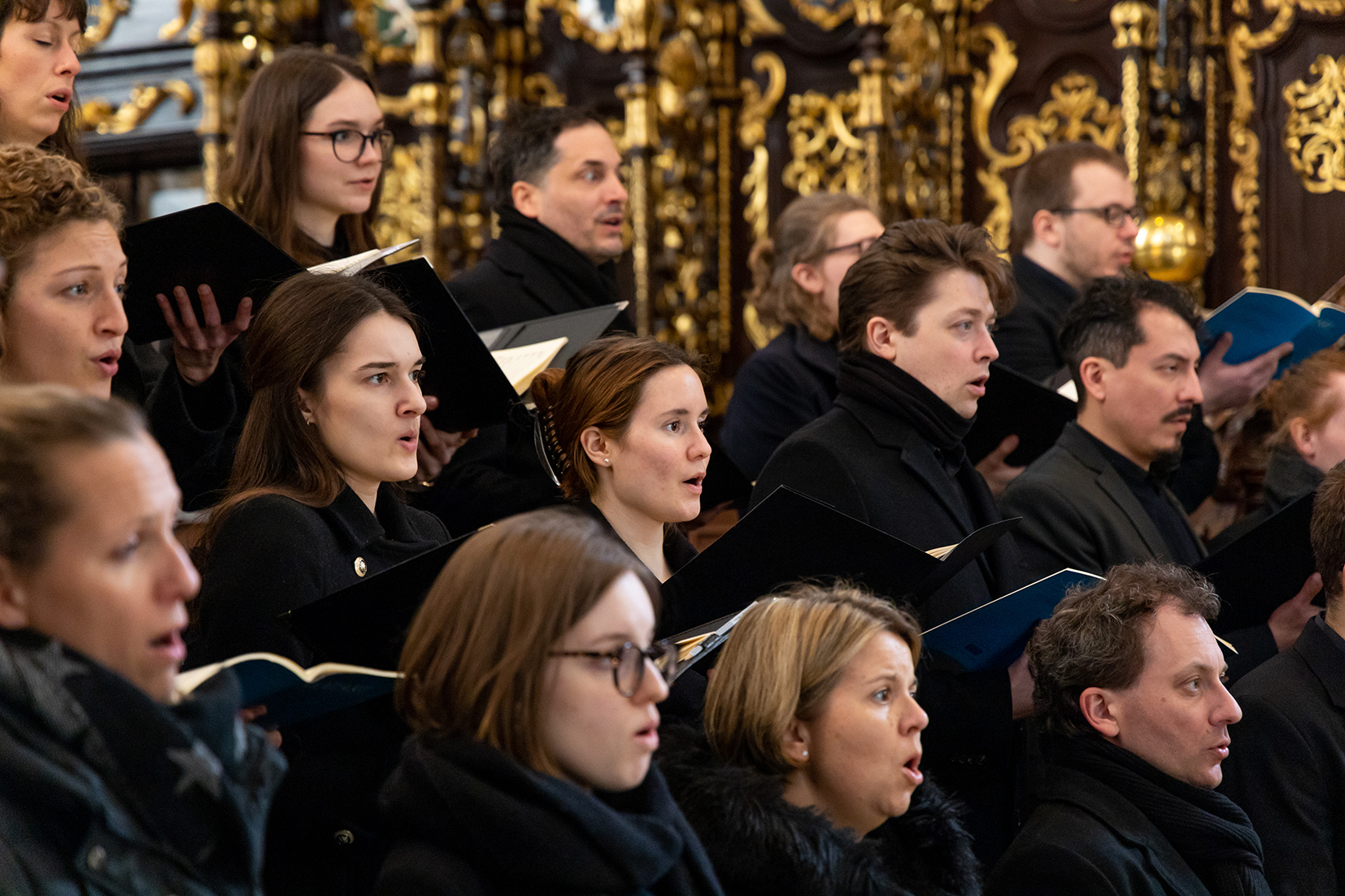 Sängerinnen und Sänger des Stiftschores