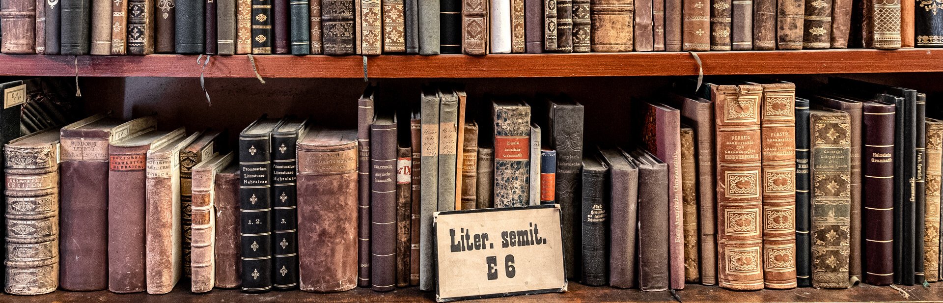 Bücherregal in der Stoftsbibliothek Klosterneuburg